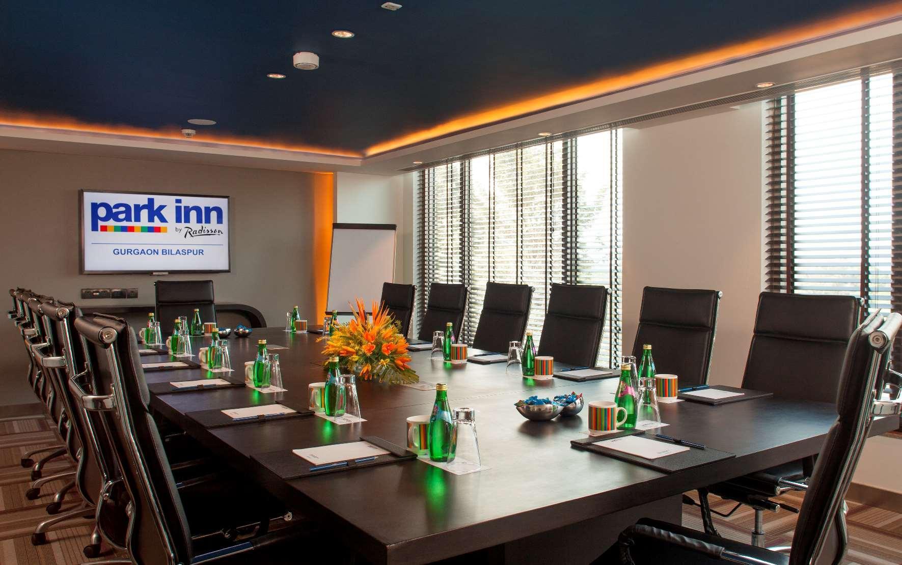 Park Inn By Radisson Gurgaon Bilaspur Манесар Екстериор снимка