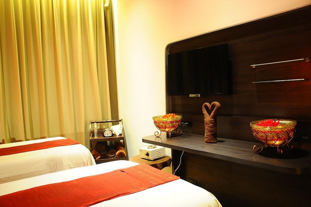 Park Inn By Radisson Gurgaon Bilaspur Манесар Екстериор снимка