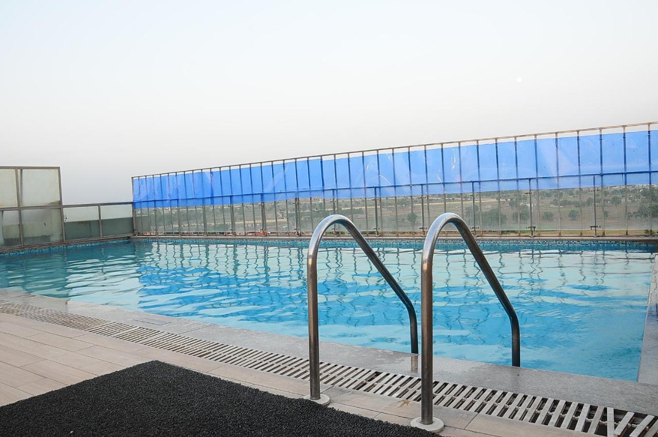 Park Inn By Radisson Gurgaon Bilaspur Манесар Екстериор снимка